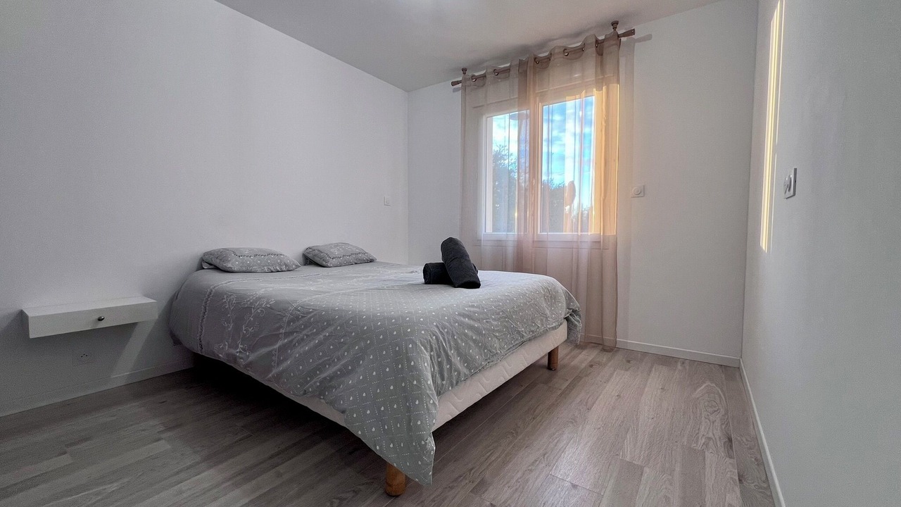 Photo of Bedroom in Petosse
