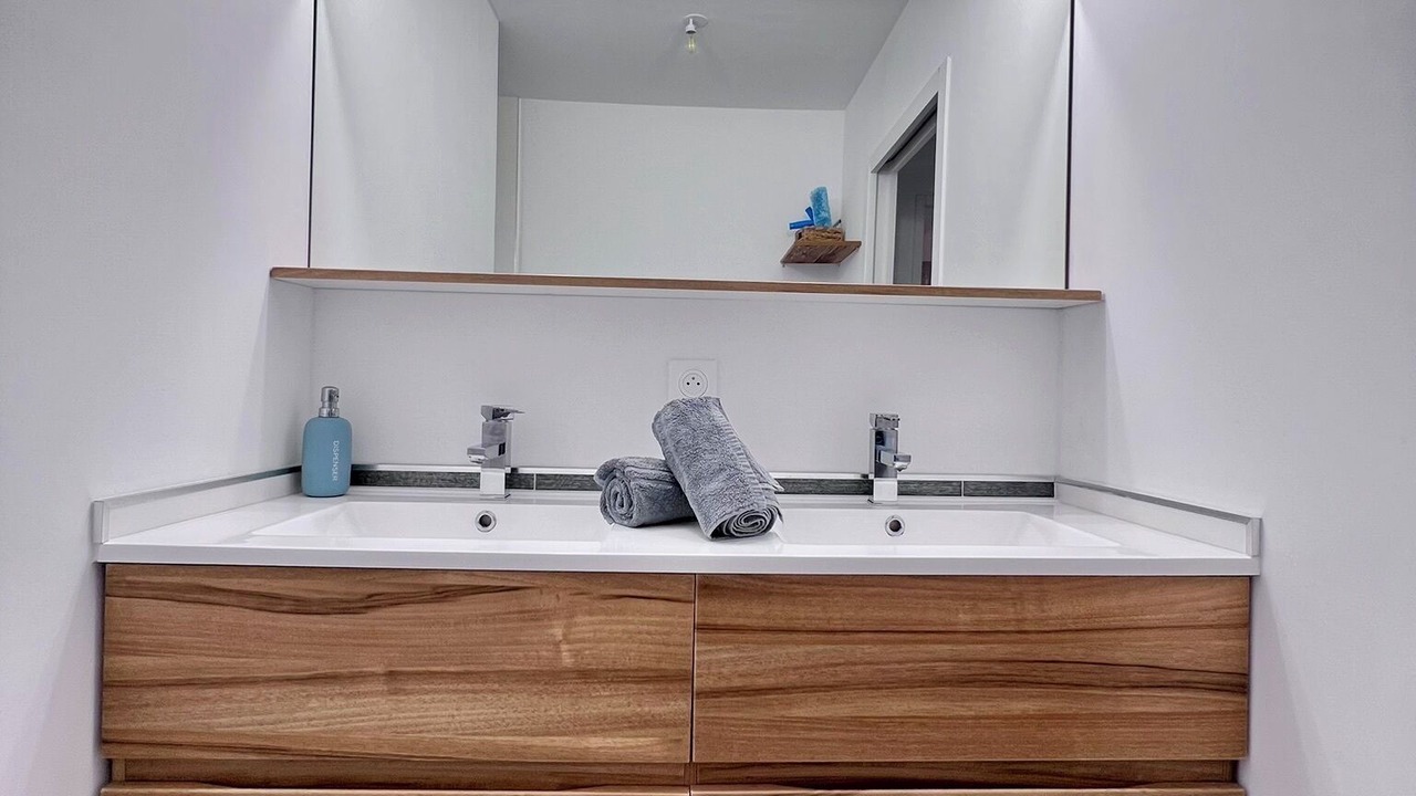 Photo of Bathroom in Petosse