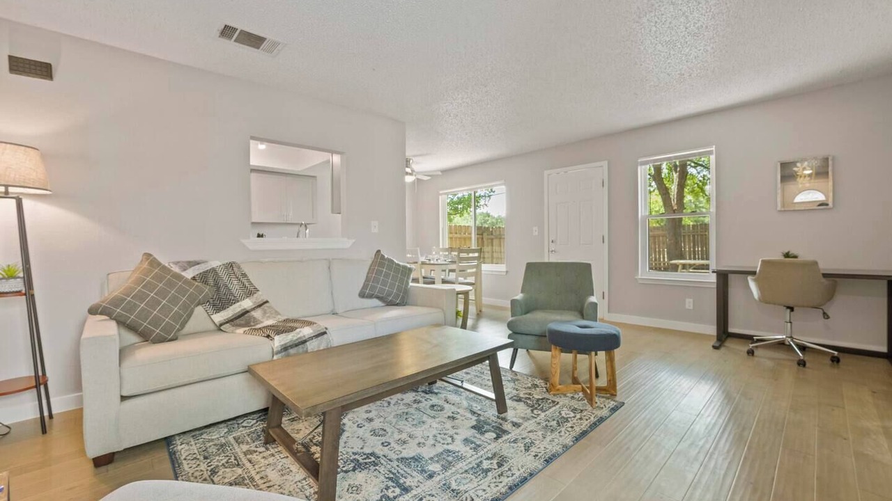 Photo of Livingroom in Springwoods