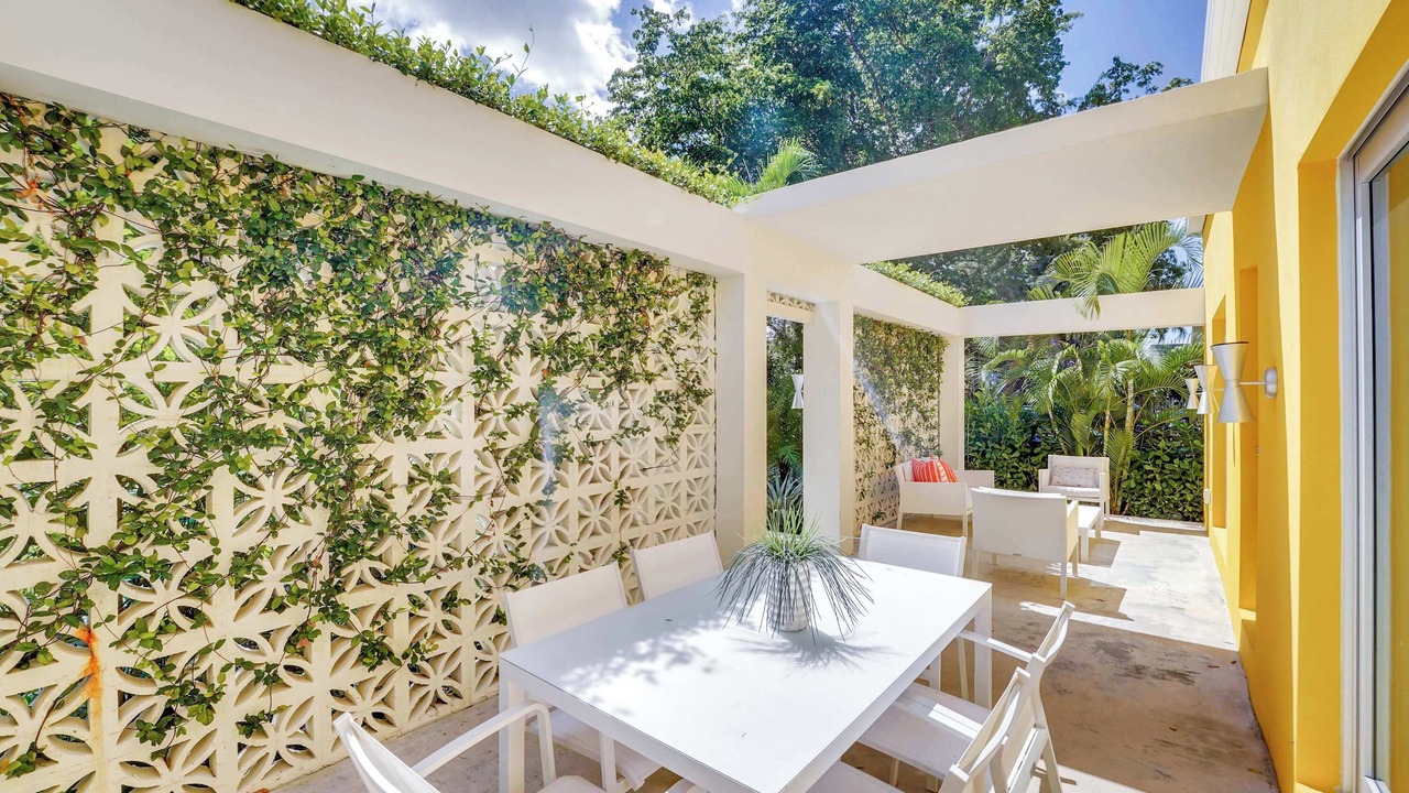Photo of Outdoor in Wilton Manors
