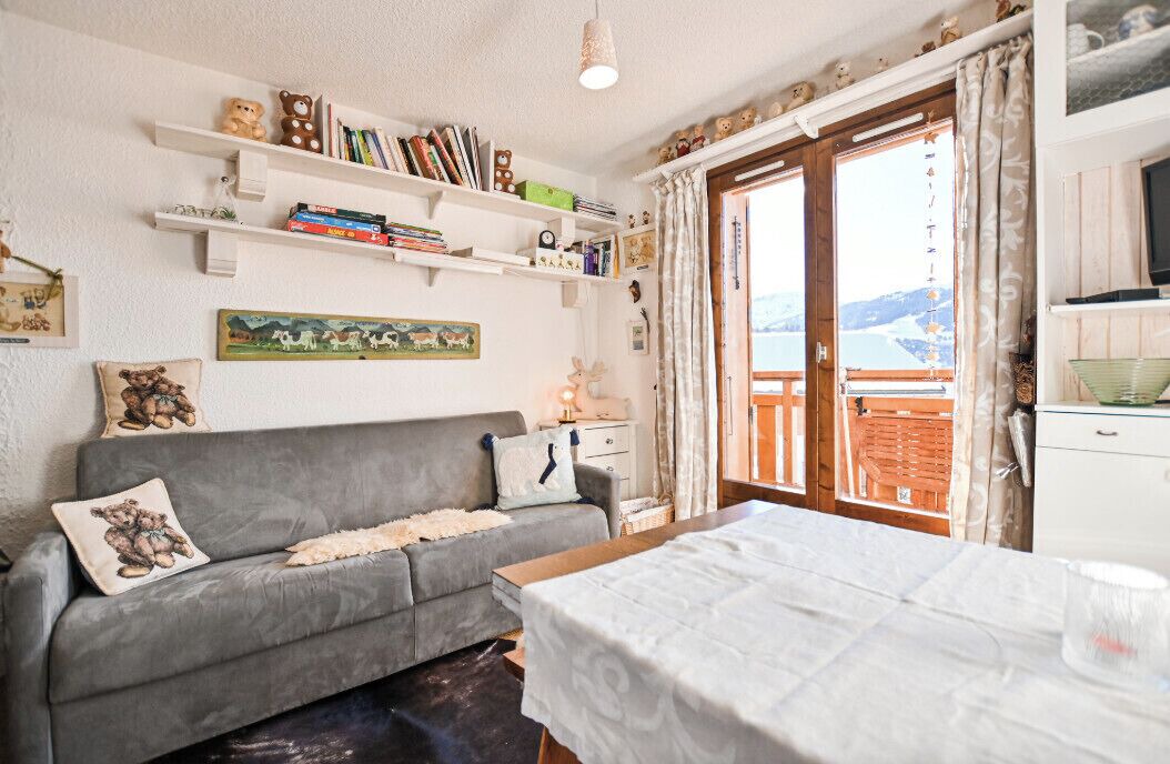 Photo of Livingroom in Demi-Quartier
