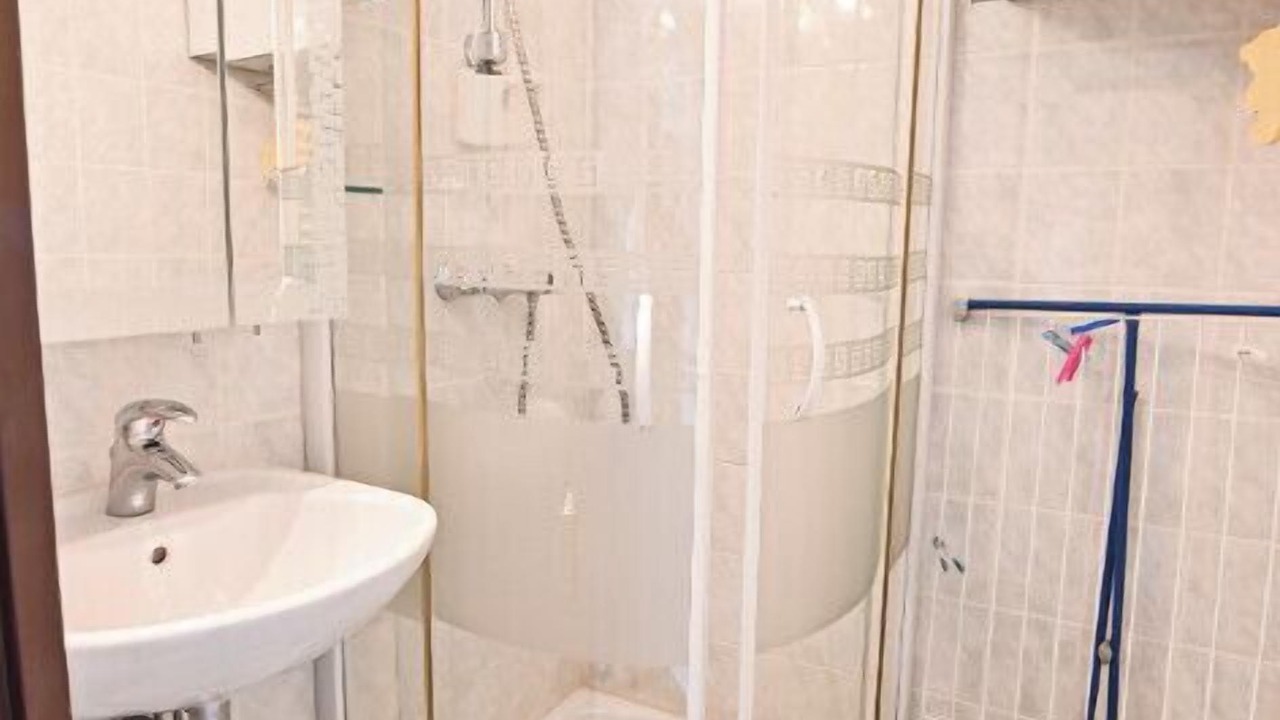 Photo of Bathroom in Demi-Quartier