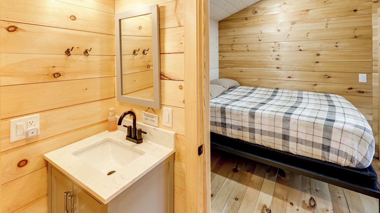 Photo of Bedroom in Rockwood