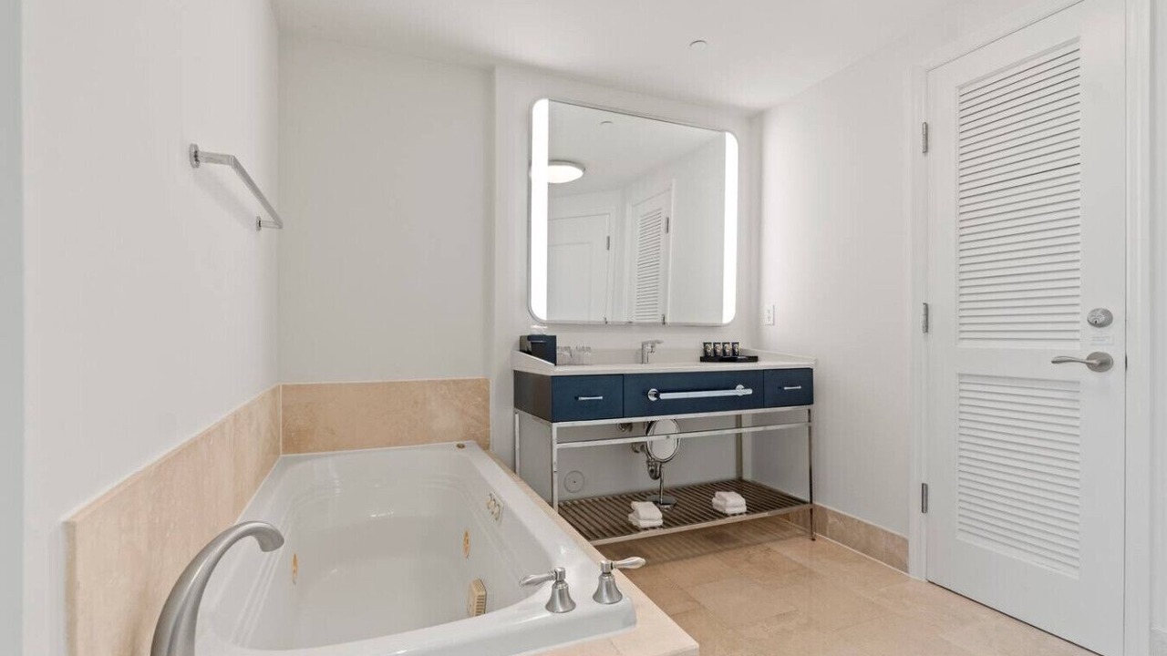 Photo of Bathroom in Mid Beach