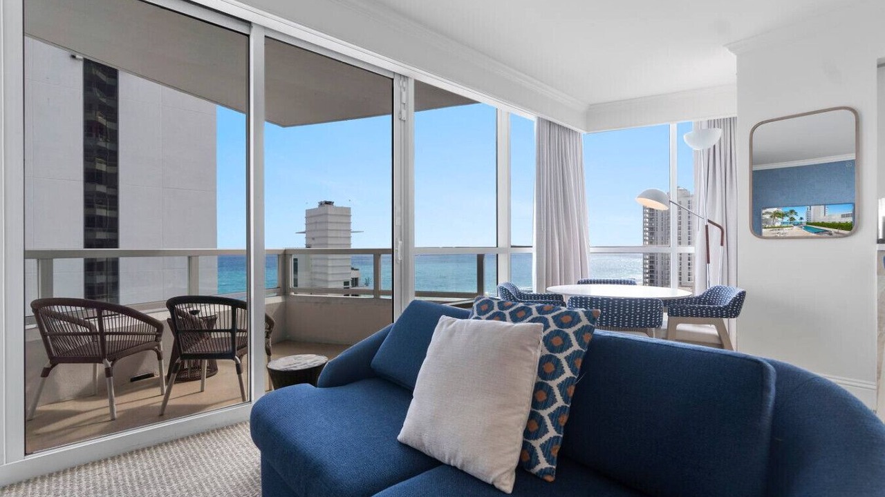 Photo of Livingroom in Mid Beach