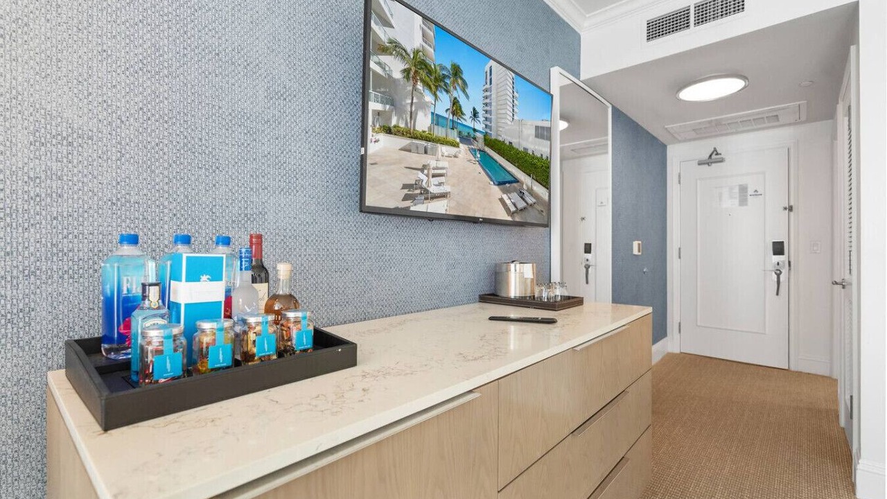 Photo of Others in Mid Beach