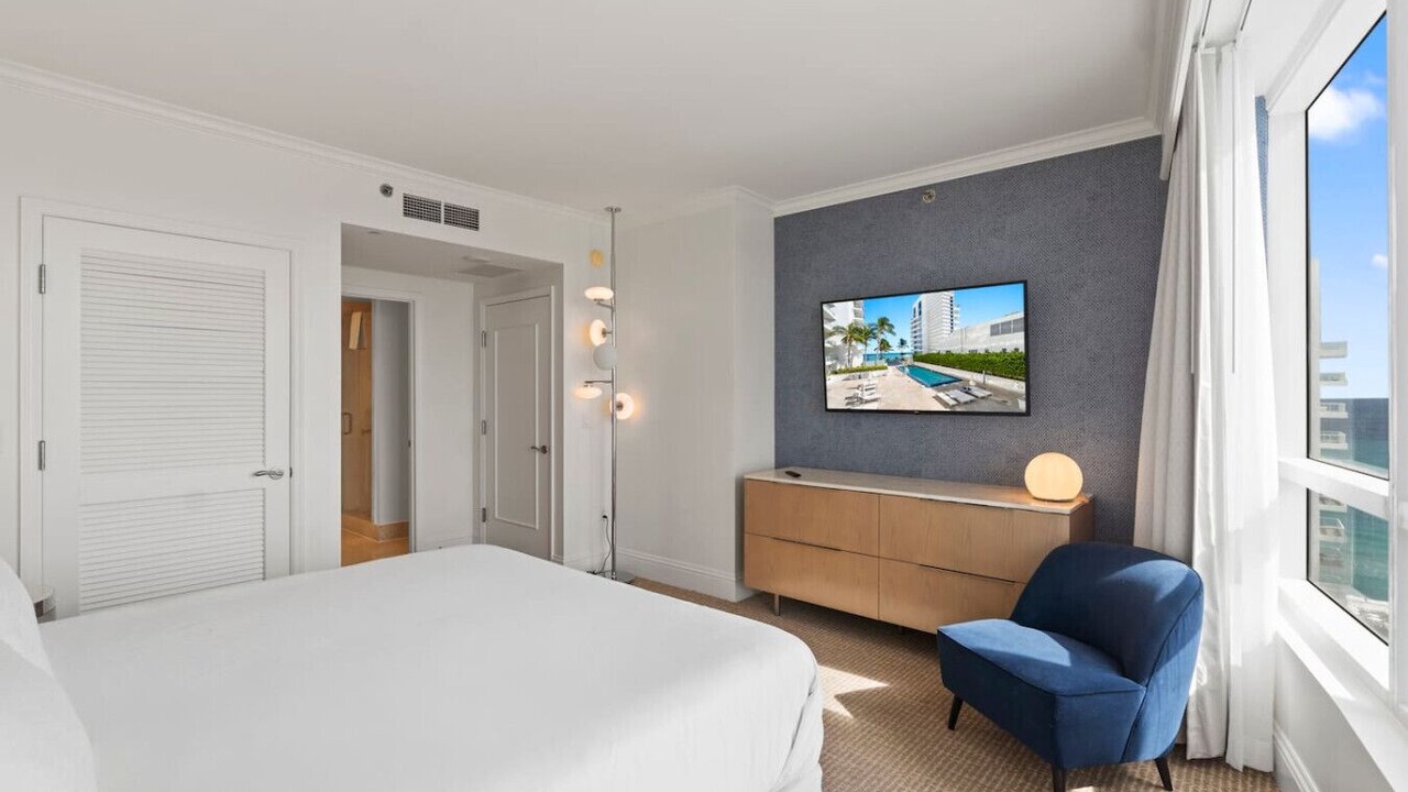 Photo of Bedroom in Mid Beach