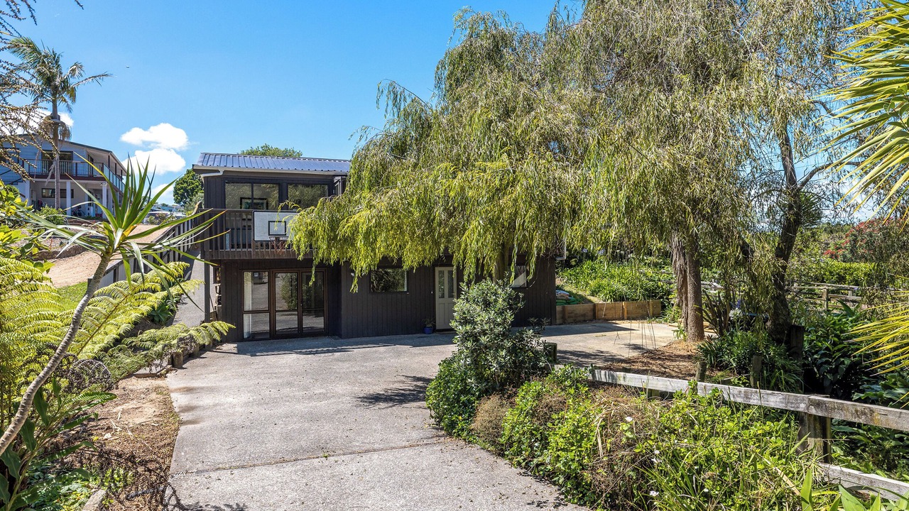 Photo of Others in Surfdale