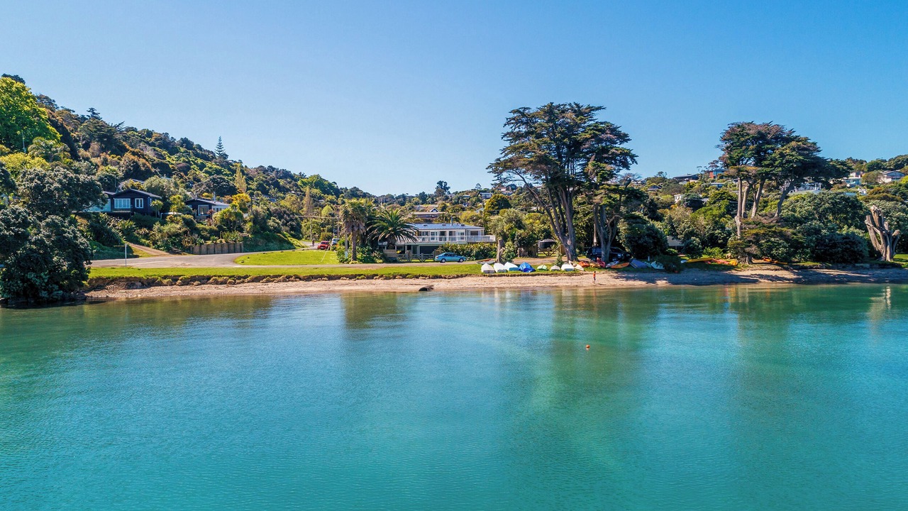 Photo of Others in Surfdale