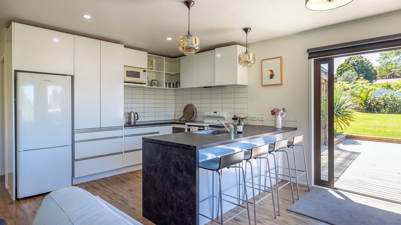 Photo of Others in Surfdale