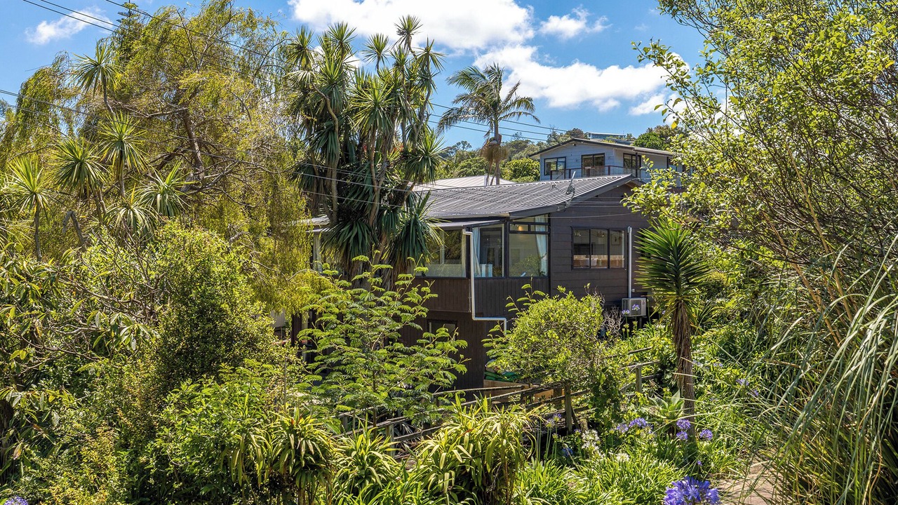 Photo of Others in Surfdale