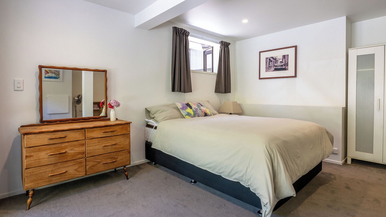 Photo of Others in Surfdale