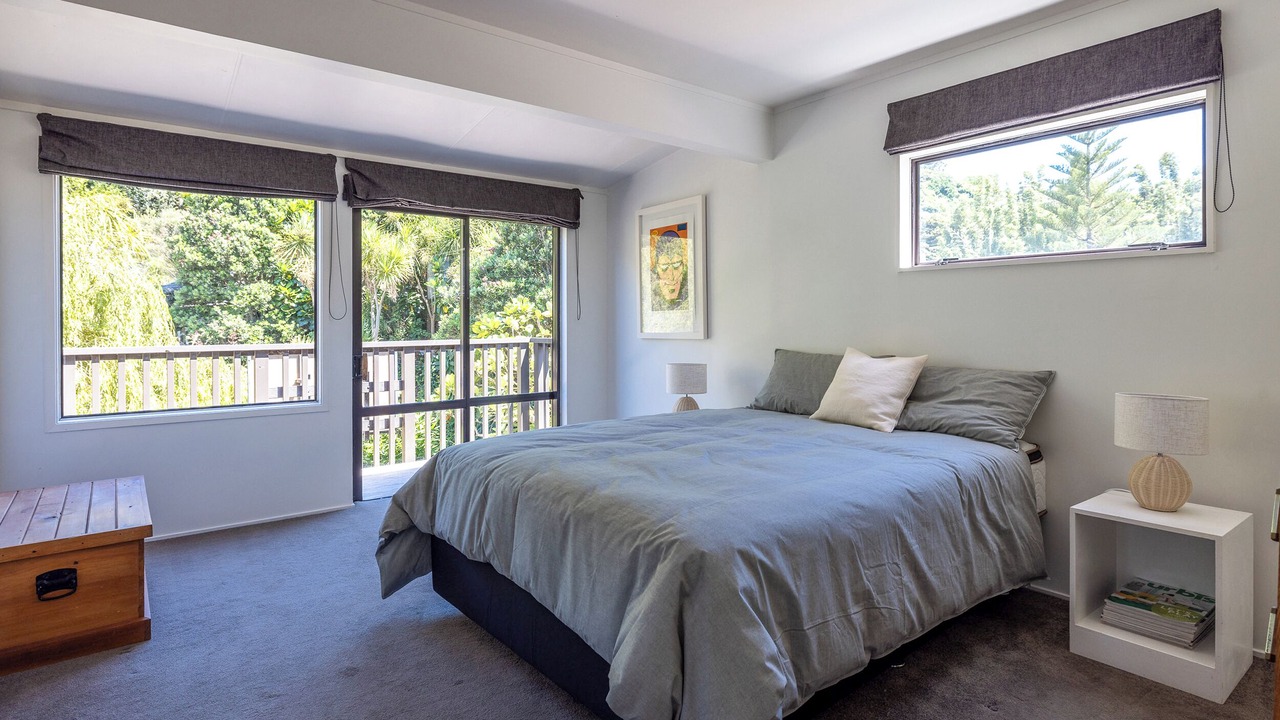 Photo of Others in Surfdale