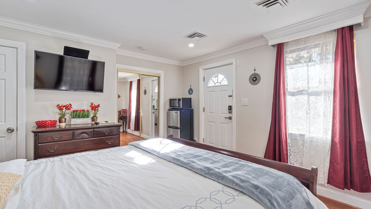 Photo of Bedroom in Oxon Hill
