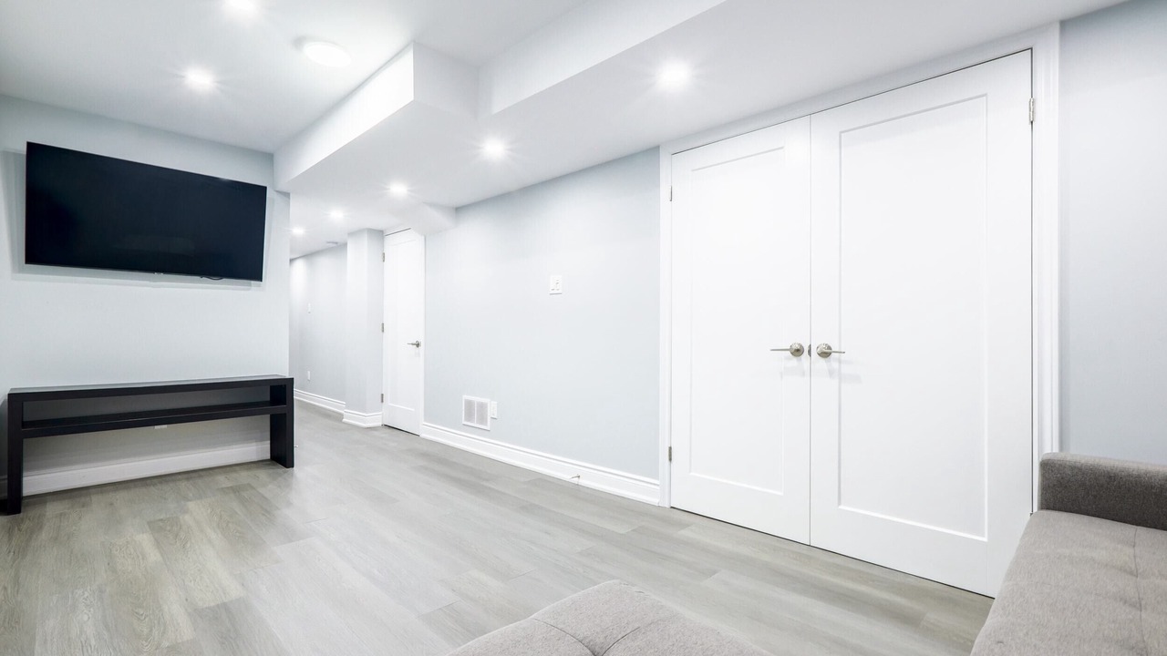Photo of Livingroom in Thornhill