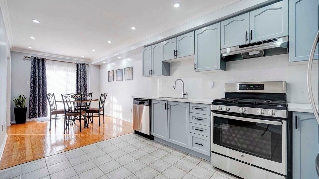 Photo of Kitchen in Thornhill