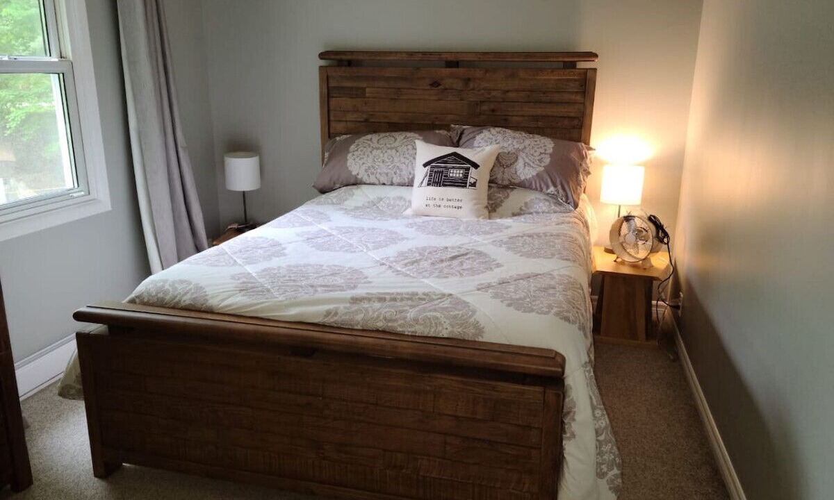 Photo of Bedroom in Gravenhurst