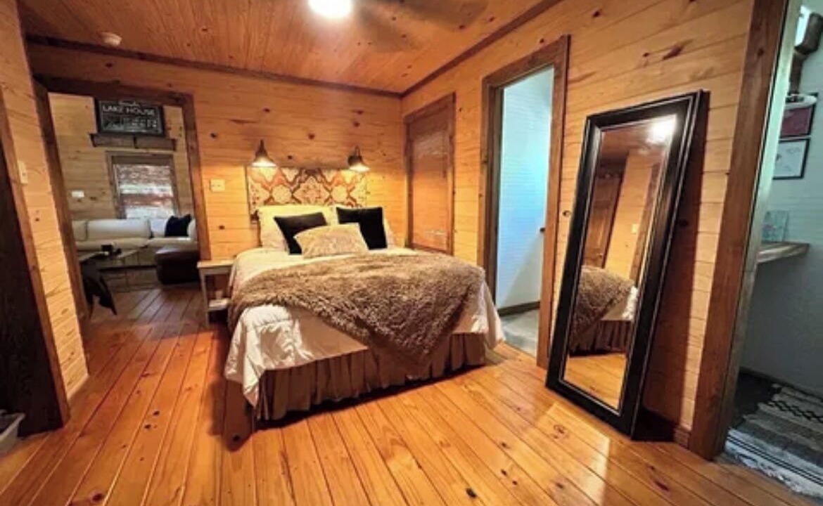 Photo of Bedroom in Farmerville