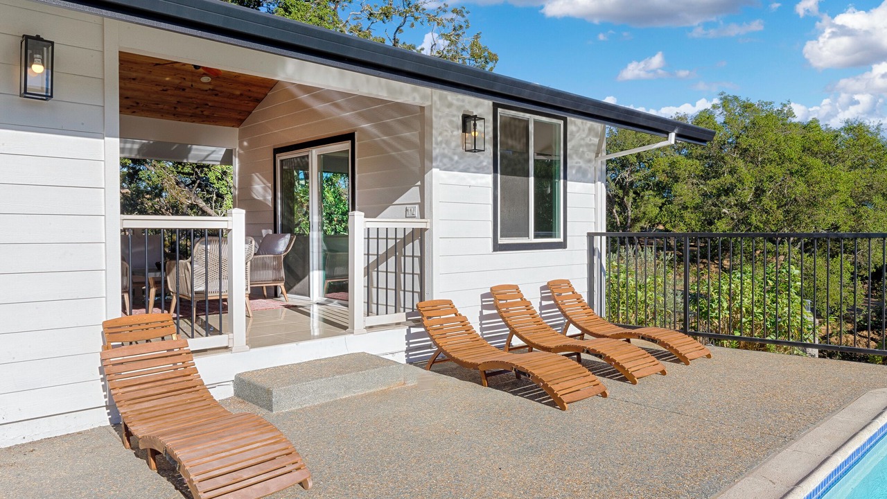 Photo of Patio Balcony in Riebli-Wallace Neighborhood Group