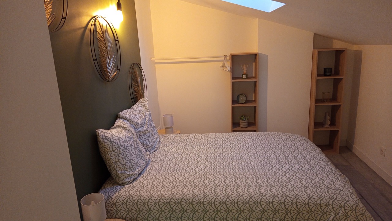 Photo of Bedroom in Orange