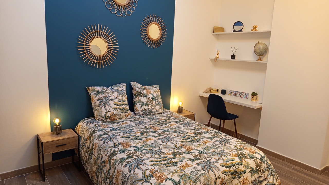 Photo of Bedroom in Orange