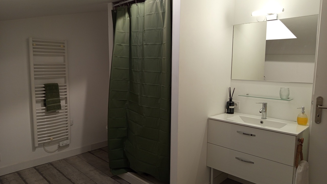 Photo of Bathroom in Orange