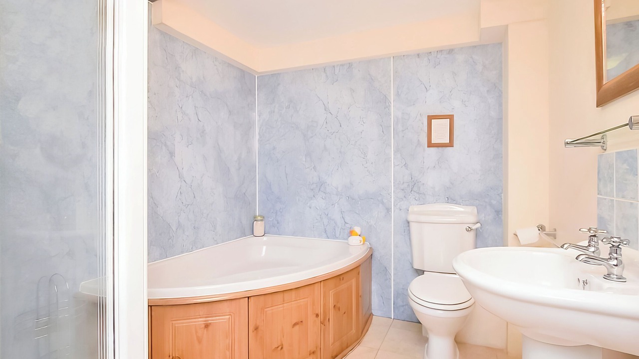 Photo of Bathroom in Brazzacott