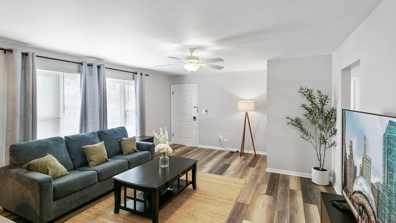 Photo of Livingroom in Russell