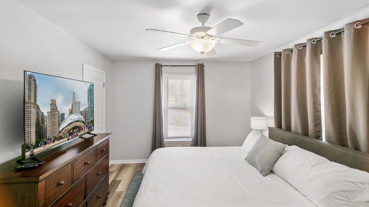 Photo of Bedroom in Russell