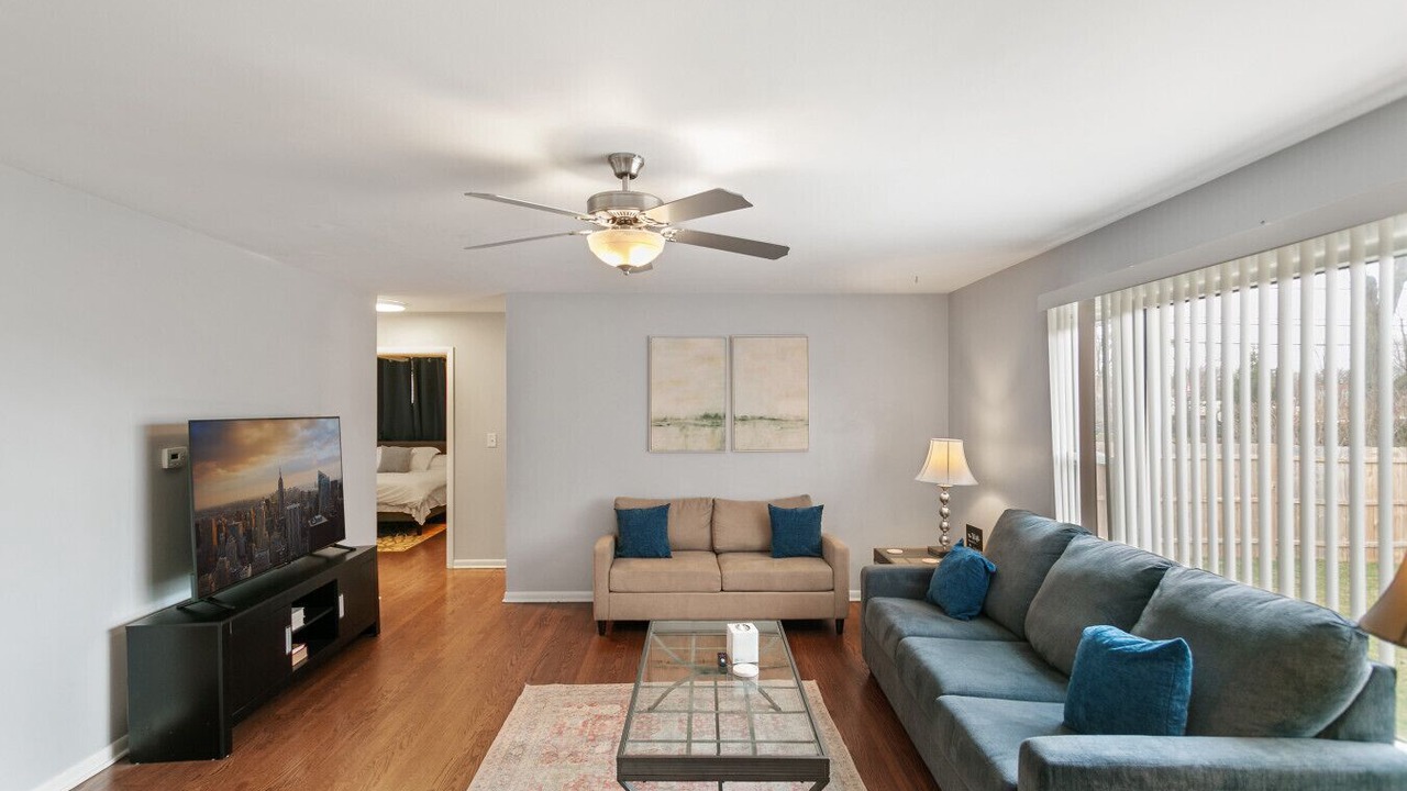 Photo of Livingroom in Russell