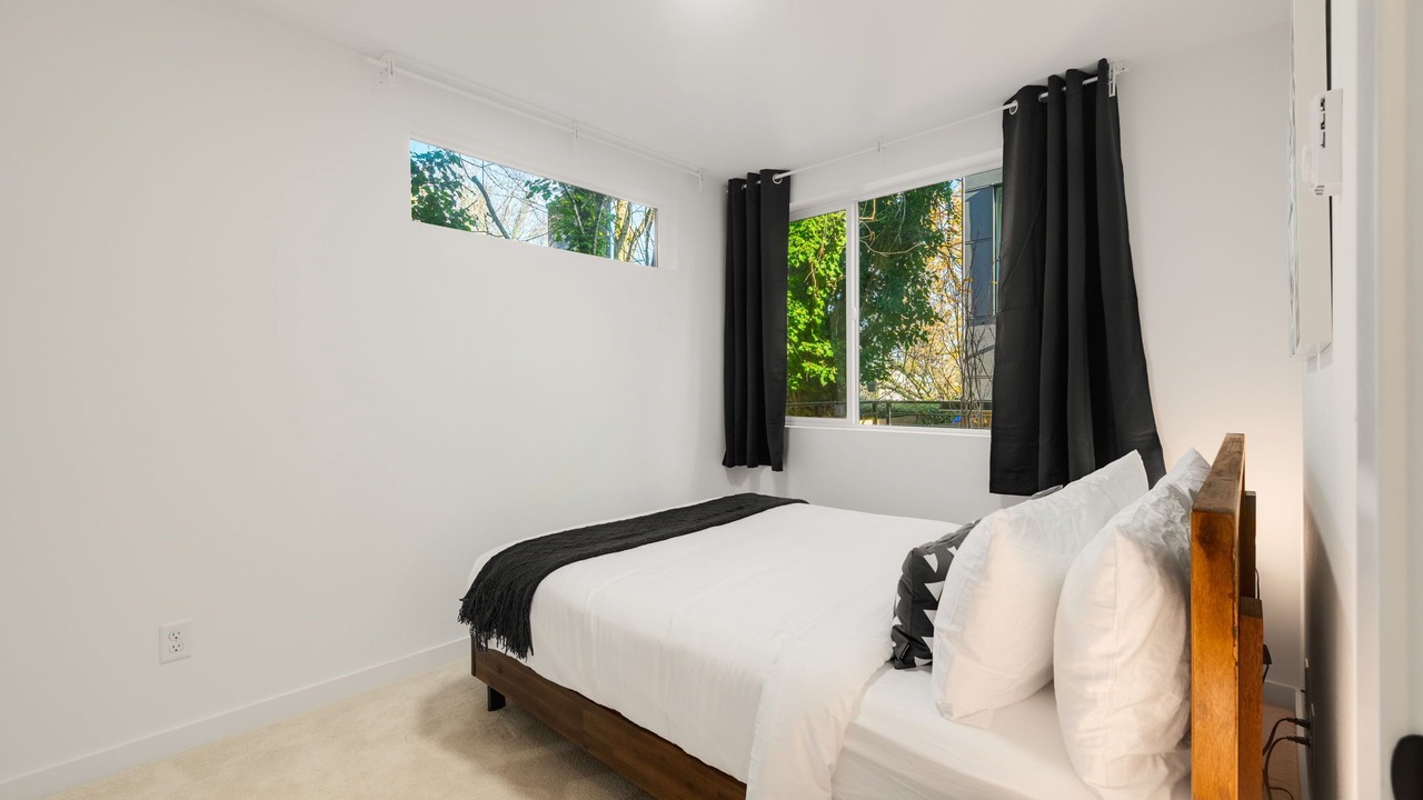 Photo of Bedroom in Minor