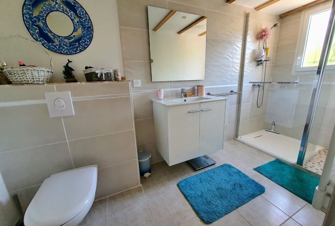 Photo of Bathroom in Sainte-Cecile-d'Andorge