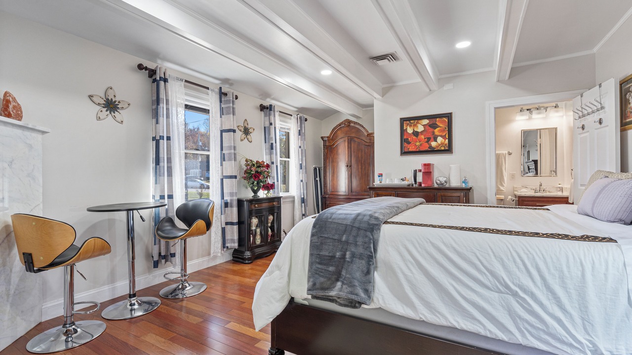 Photo of Bedroom in Oxon Hill