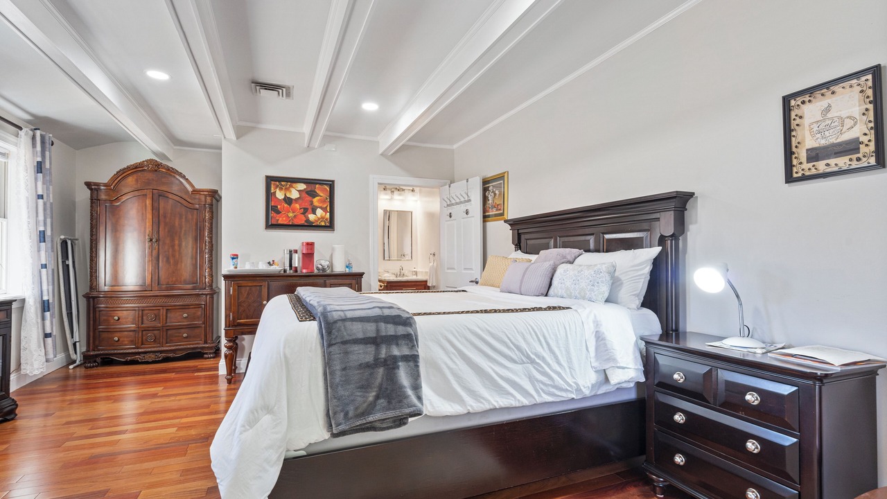 Photo of Bedroom in Oxon Hill