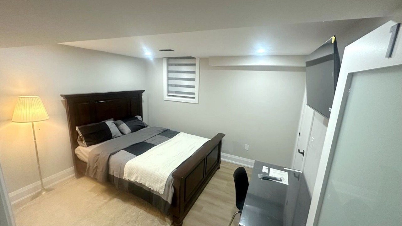 Photo of Bedroom in Highland Creek