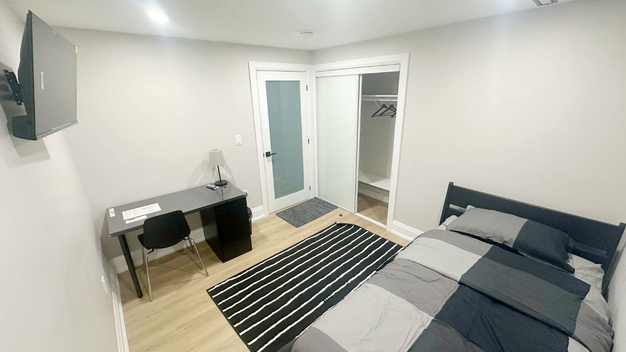 Photo of Bedroom in Highland Creek