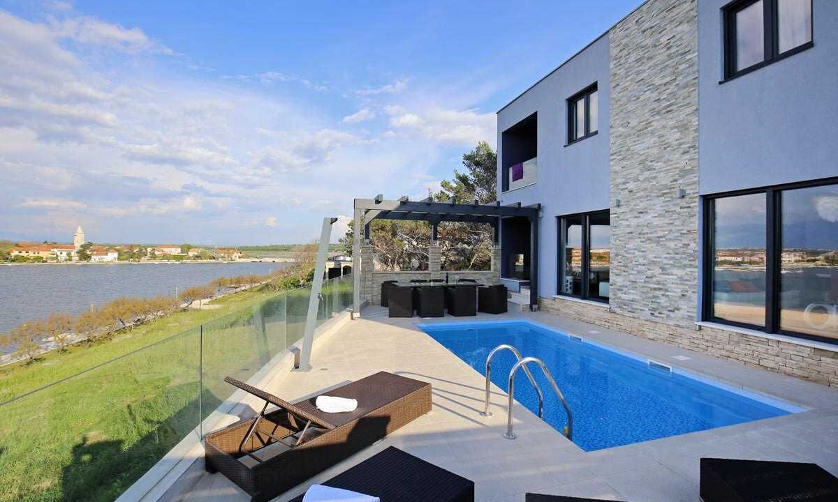 Photo of Outdoor in Nin