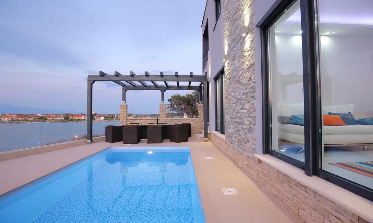 Photo of Outdoor in Nin