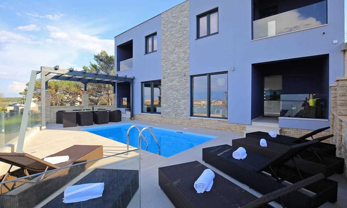 Photo of Outdoor in Nin