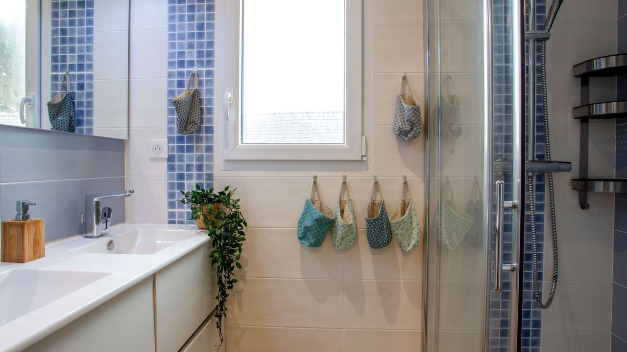 Photo of Bathroom in La Rogere