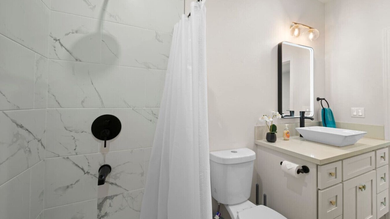 Photo of Bathroom in Hilo