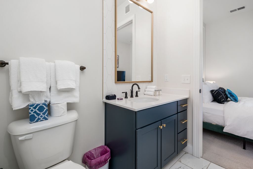 Photo of Bathroom in Short North