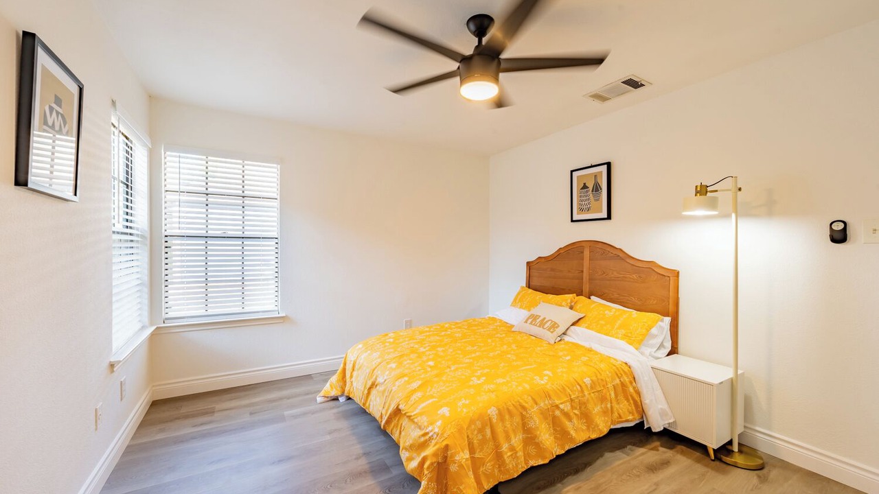 Photo of Bedroom in McNeil