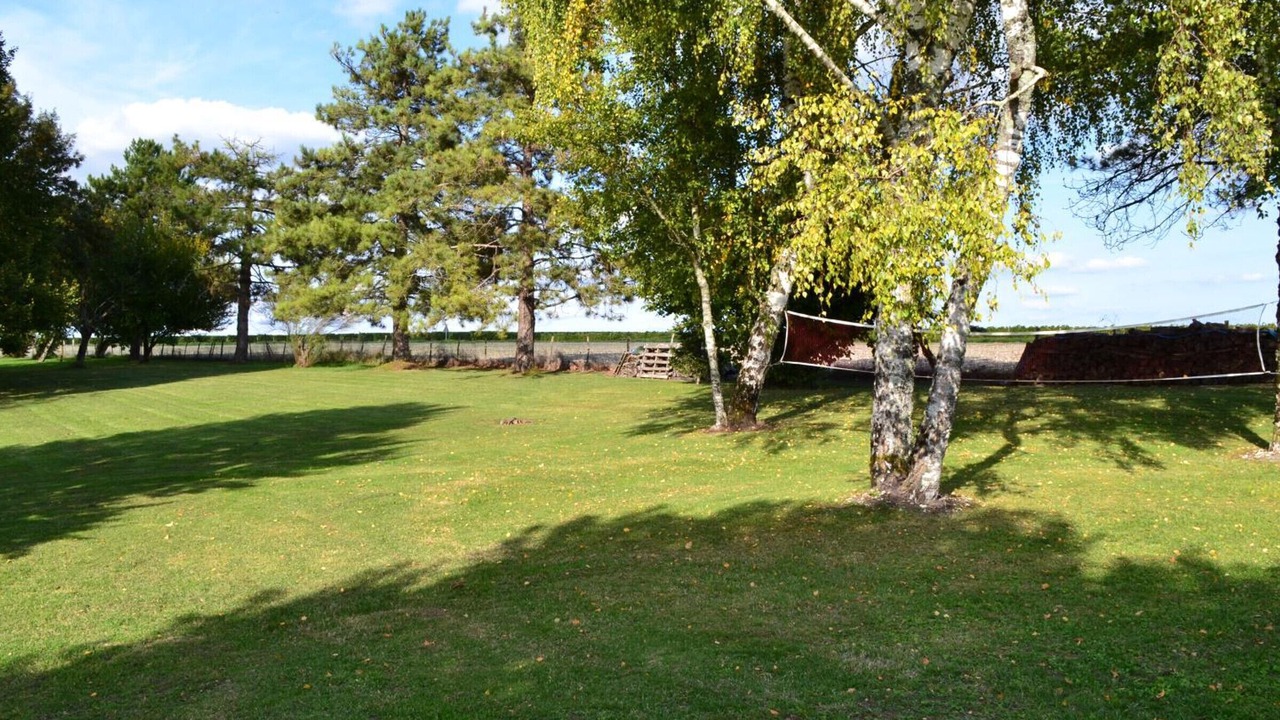 Photo of Outdoor in Angeduc