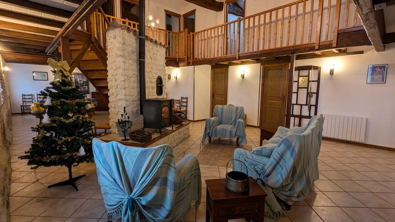 Photo of Others in Angeduc