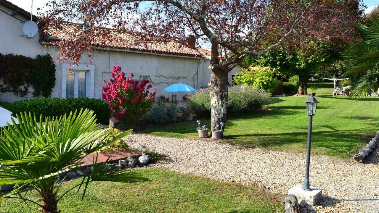 Photo of Outdoor in Angeduc