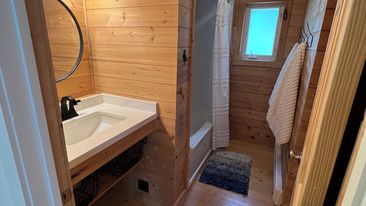 Photo of Bathroom in Algonquin Highlands