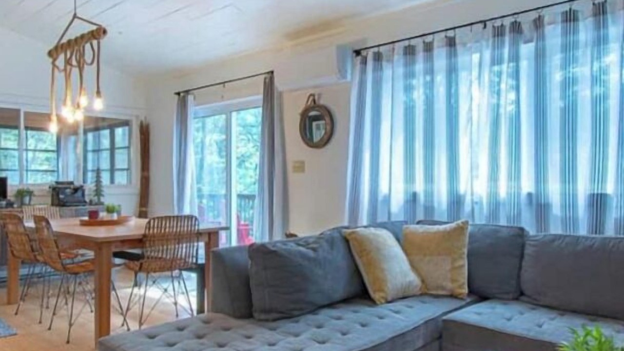 Photo of Livingroom in Algonquin Highlands