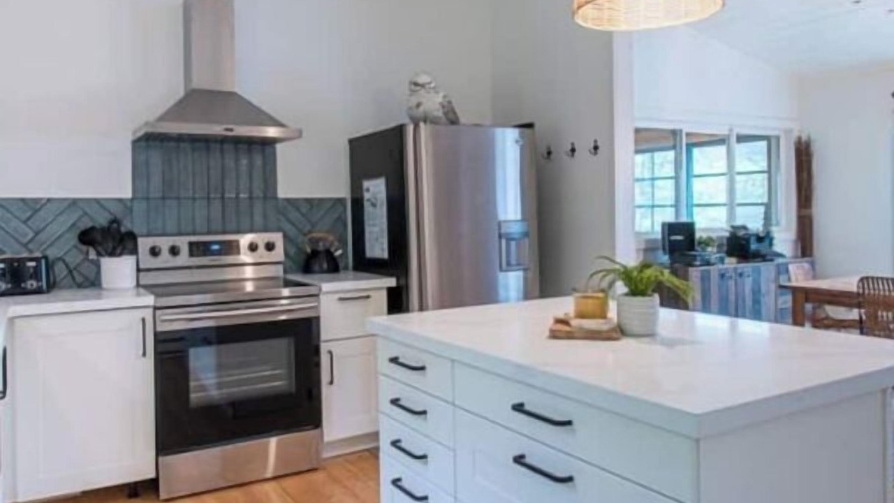 Photo of Kitchen in Algonquin Highlands