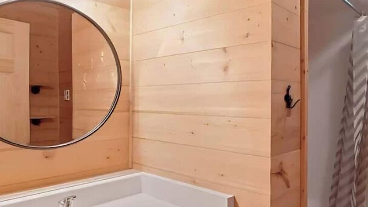 Photo of Bathroom in Algonquin Highlands
